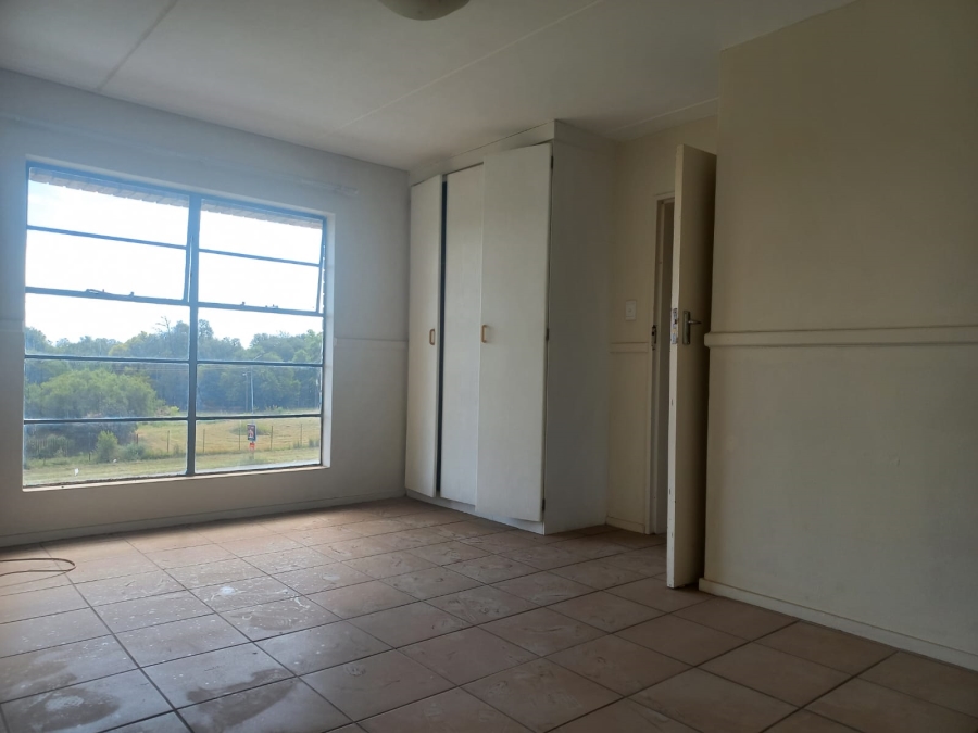 2 Bedroom Property for Sale in Kannoniers Park North West